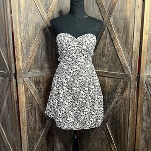 Boutique strapless mini dress NWT